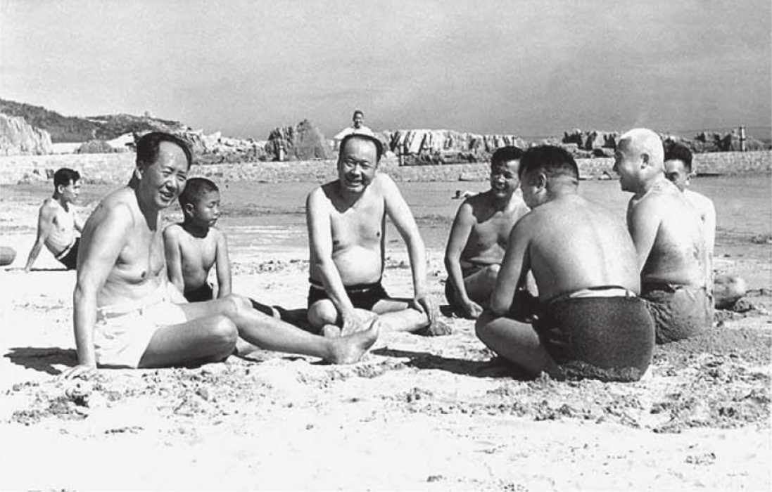 毛泽东在第二海水浴场游泳