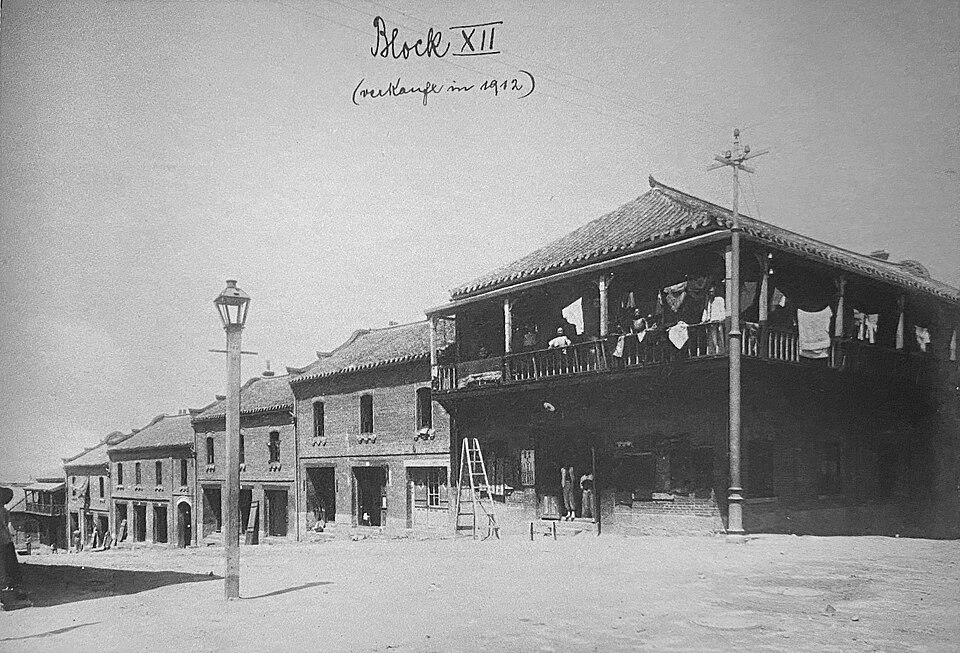 青岛 XII 街区里院的天井