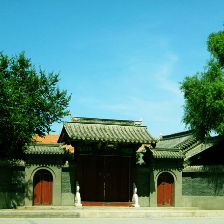 卜奎清真寺山门与院内的清代砖木建筑群