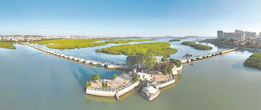 洛阳桥全景：海内第一桥横跨洛阳江入海口
