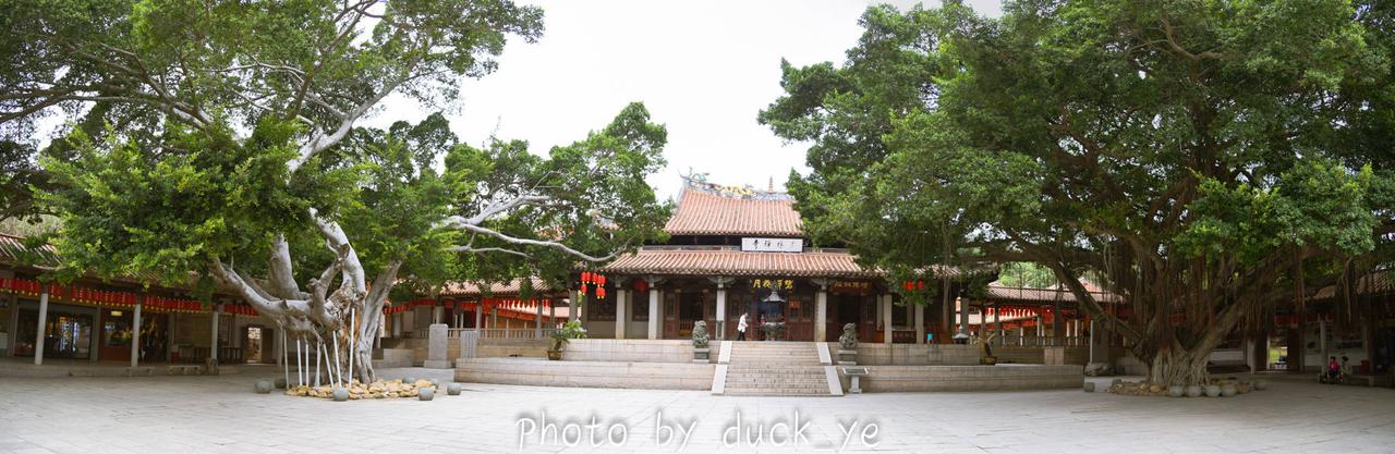 泉州少林寺入口的"少林胜地"牌坊