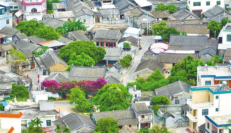 崖州古城东关街骑楼与民居