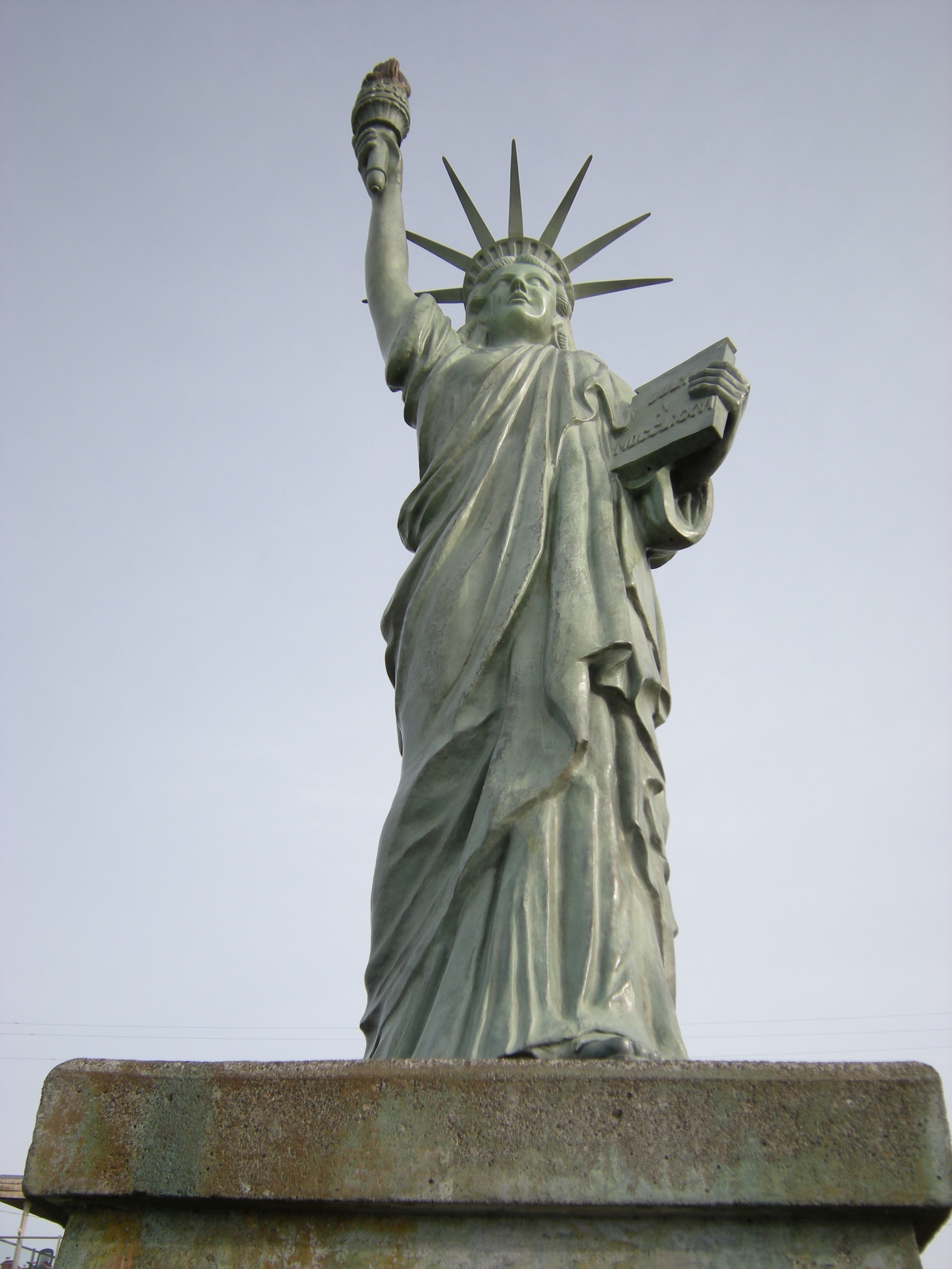 Alki Beach 步道上的 Statue of Liberty 复制品（2007 重铸版，2008 拍摄）