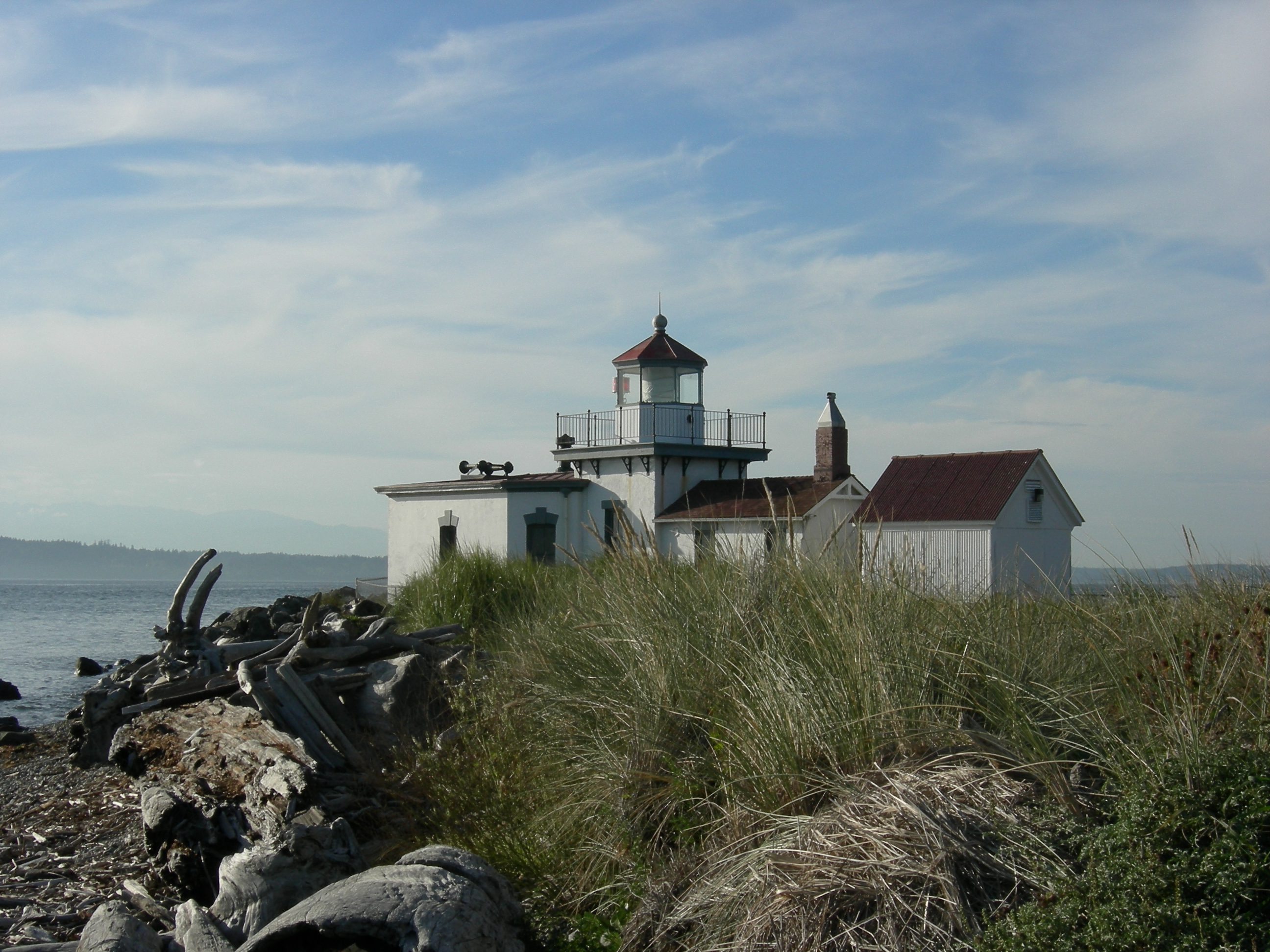 从 South Beach Trail 看 West Point Lighthouse