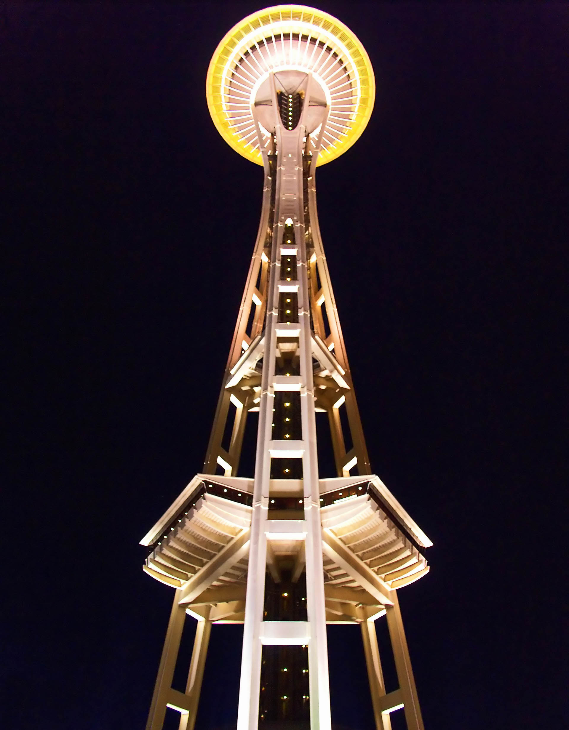 Space Needle 主塔与 Seattle Center 周边园区