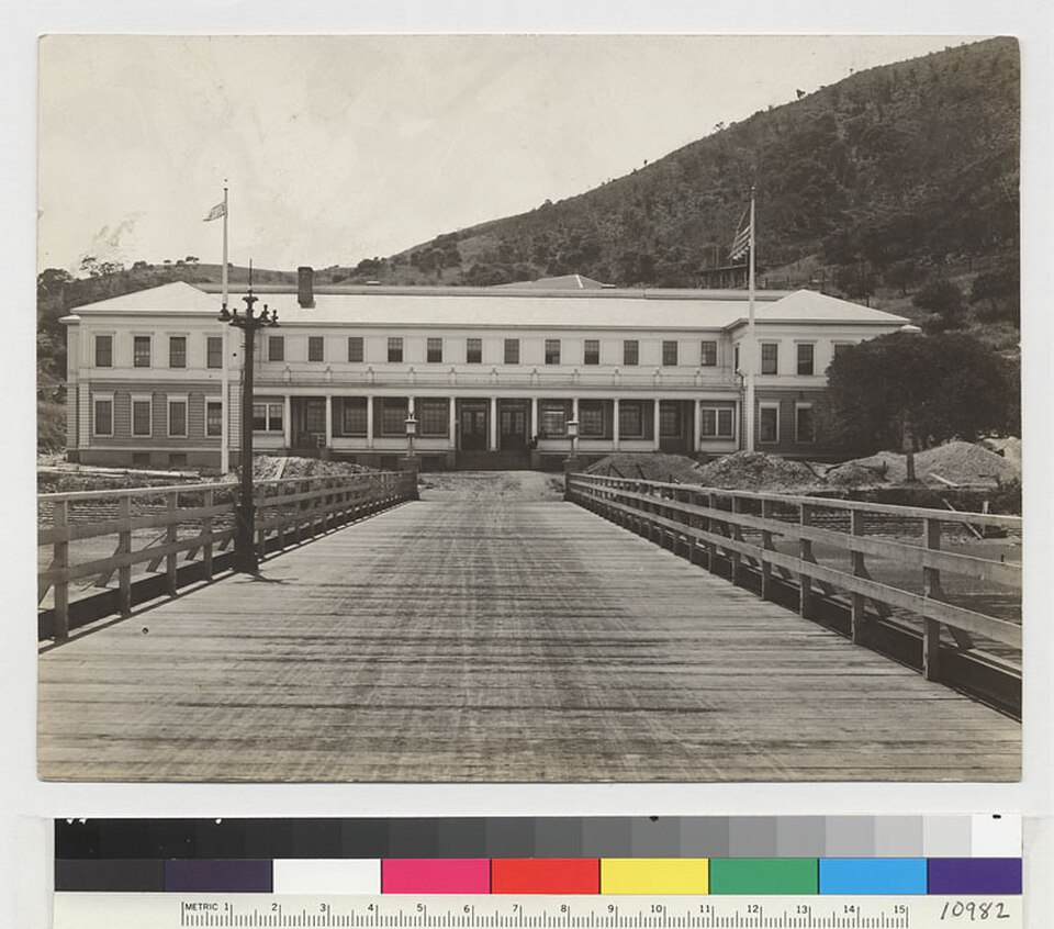 1910 年代从码头走向 Immigration Station
