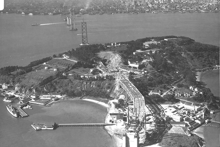 1935 年 Bay Bridge 施工 catwalk