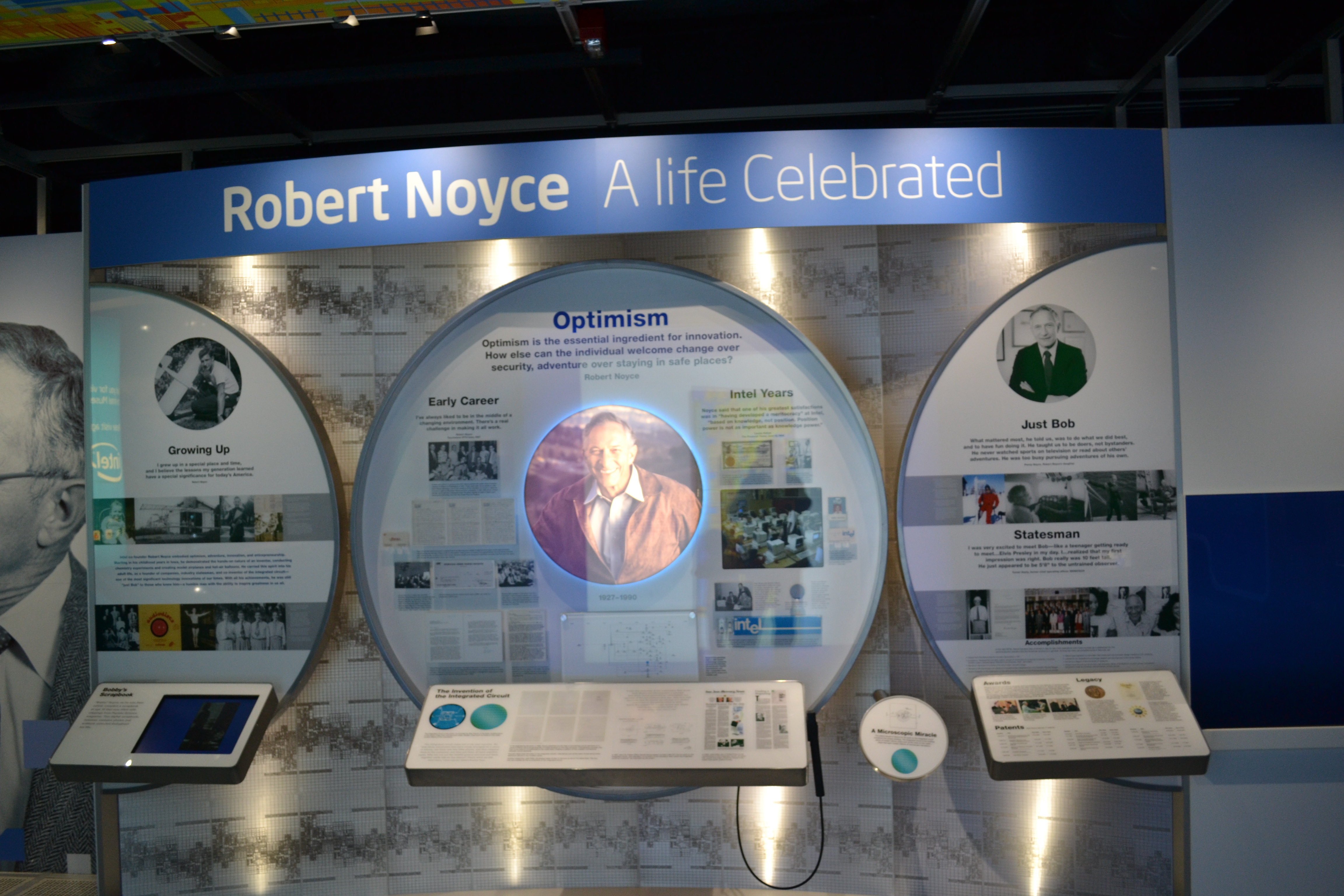 Robert Noyce 传记展区