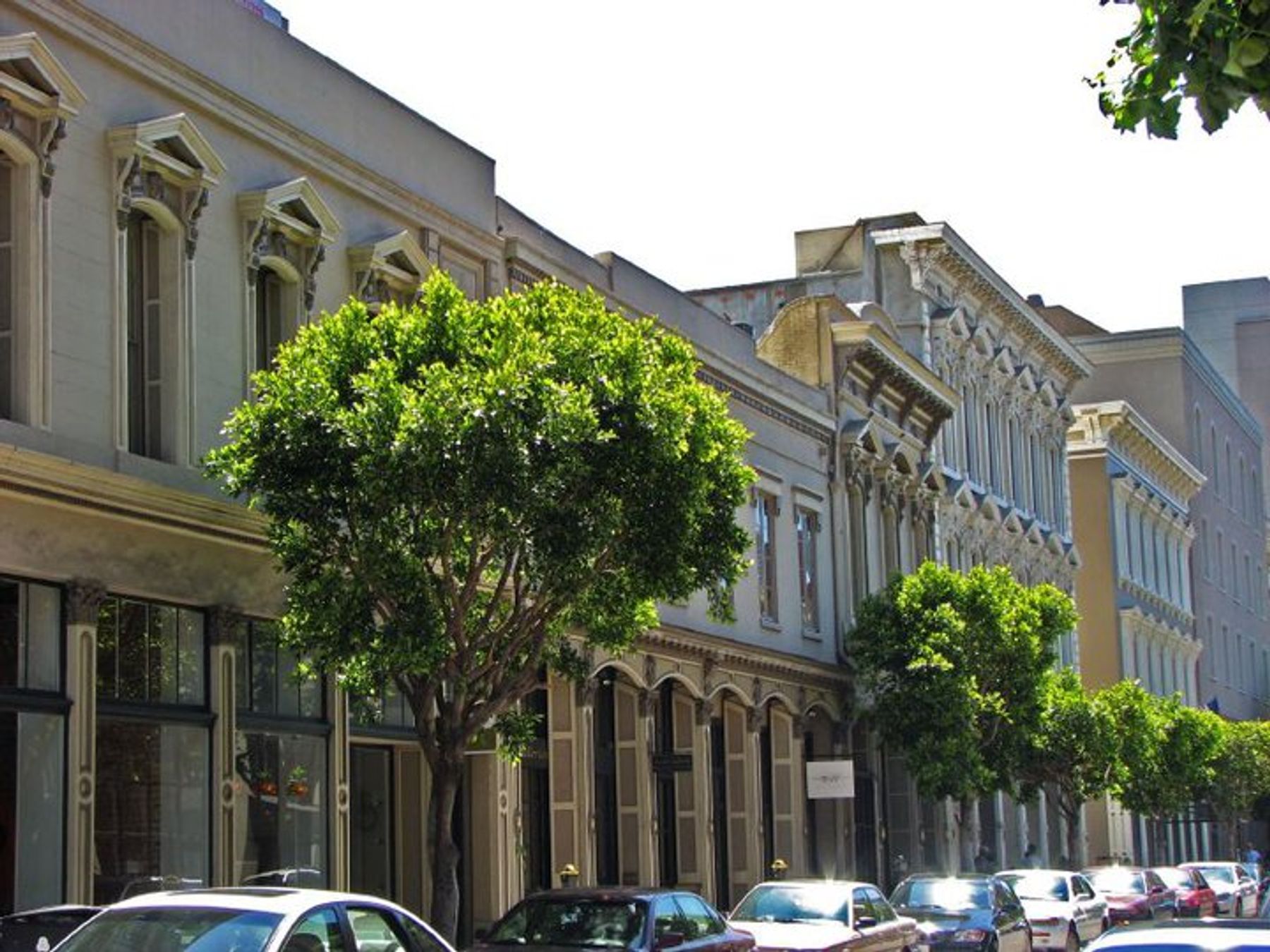 Jackson Square 街区 Sansome Street 两侧砖楼