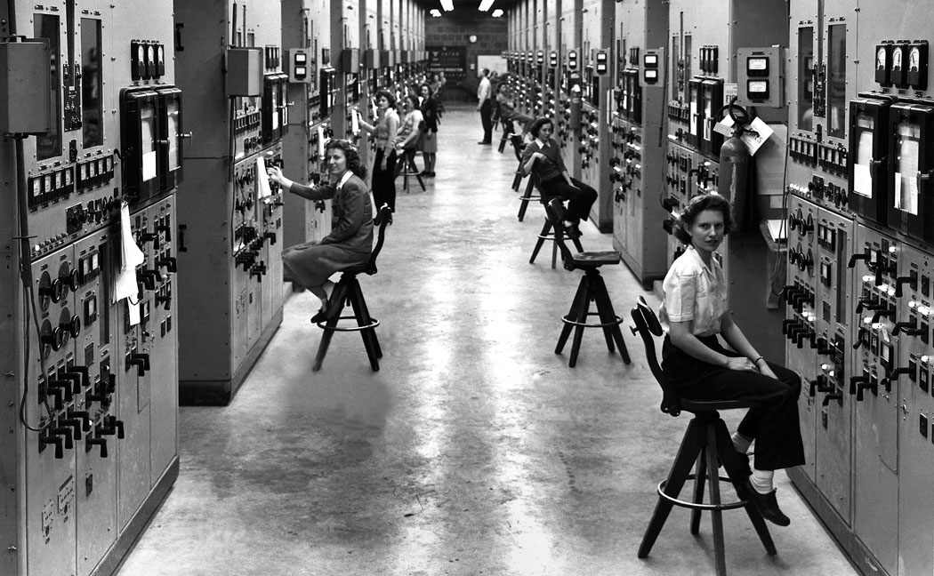 Calutron operators at Oak Ridge during the Manhattan Project