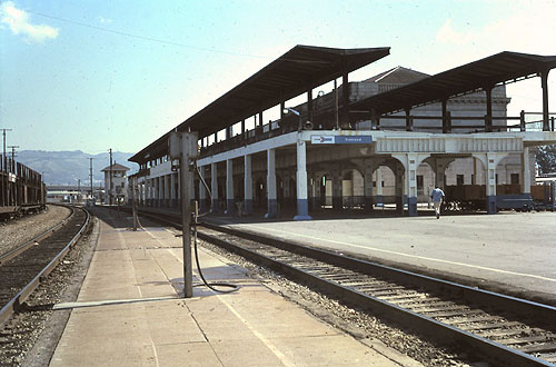 1977 年站台场景