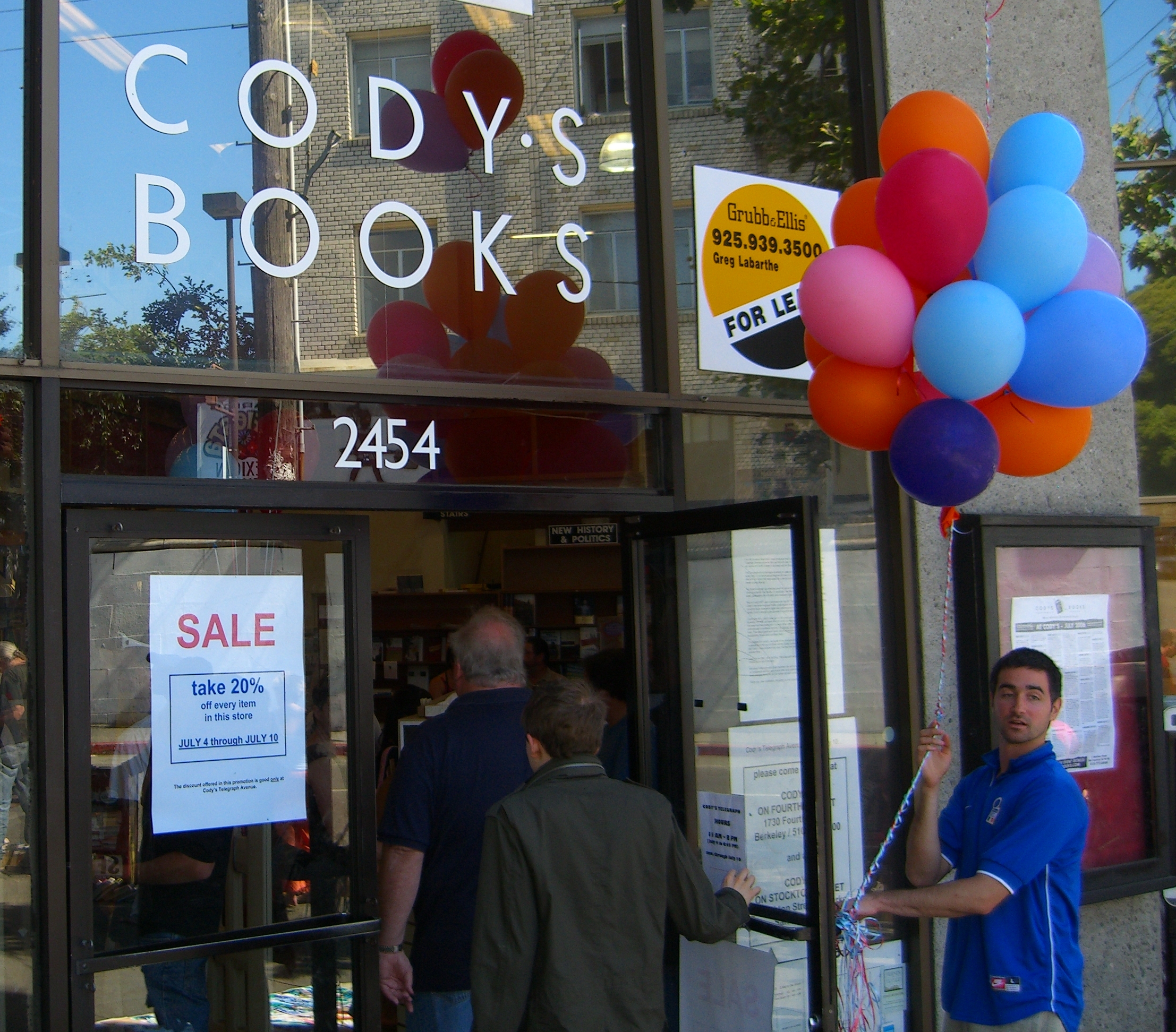 Cody's Books 旧址与退线空间