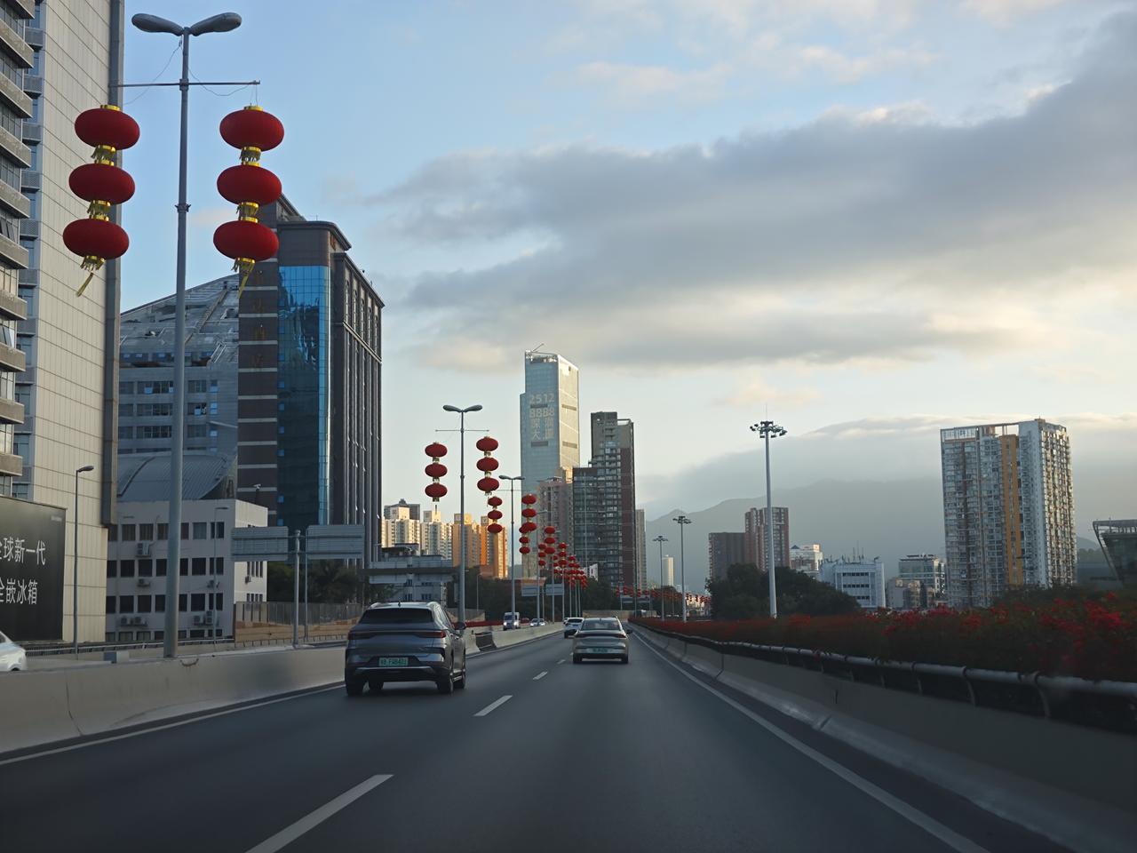 沿河南路接近文锦渡口岸