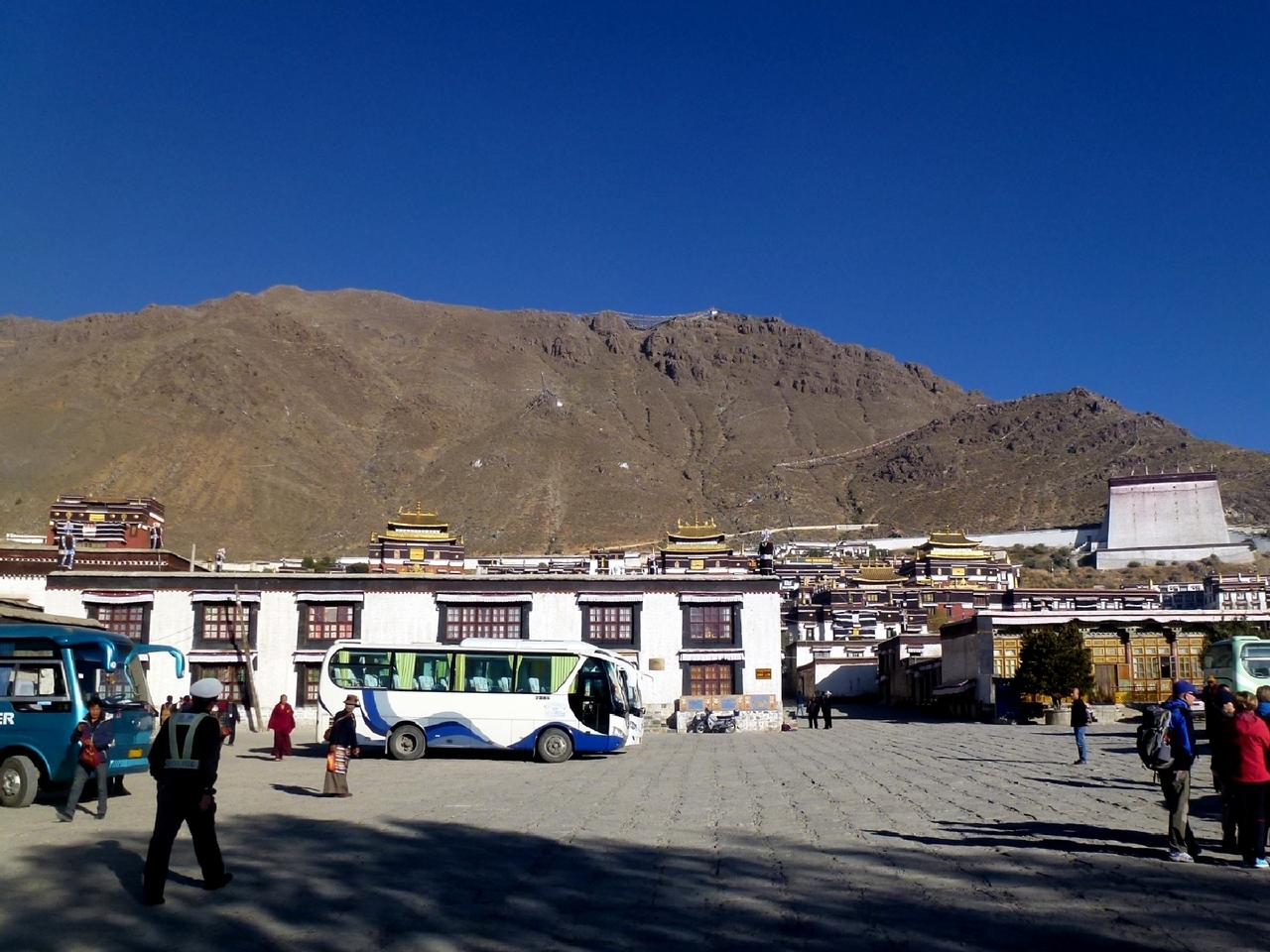 扎什伦布寺全景