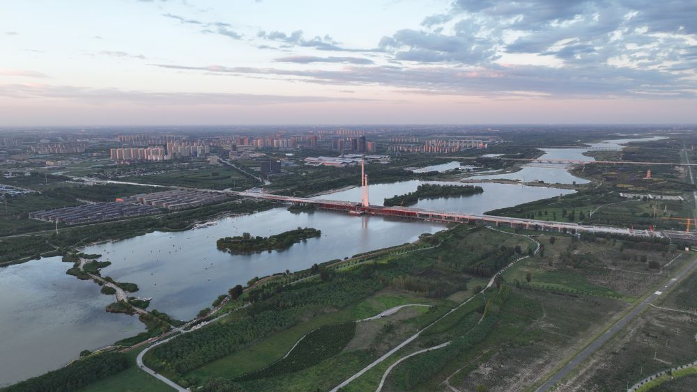 滹沱河生态修复后的城区水面
