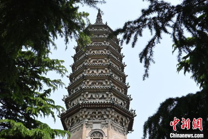 临济寺澄灵塔与山门殿