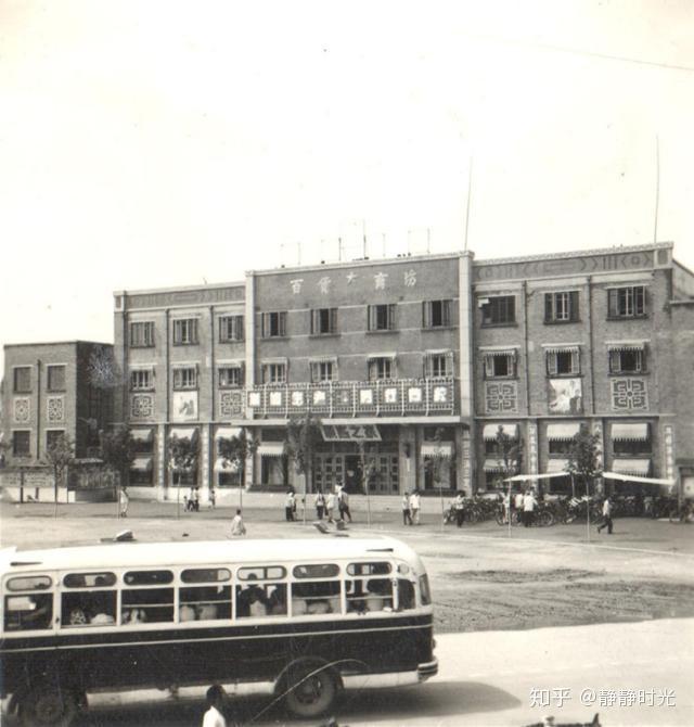中山路沿线：1950年代办公楼到现代商业楼的时间叠压