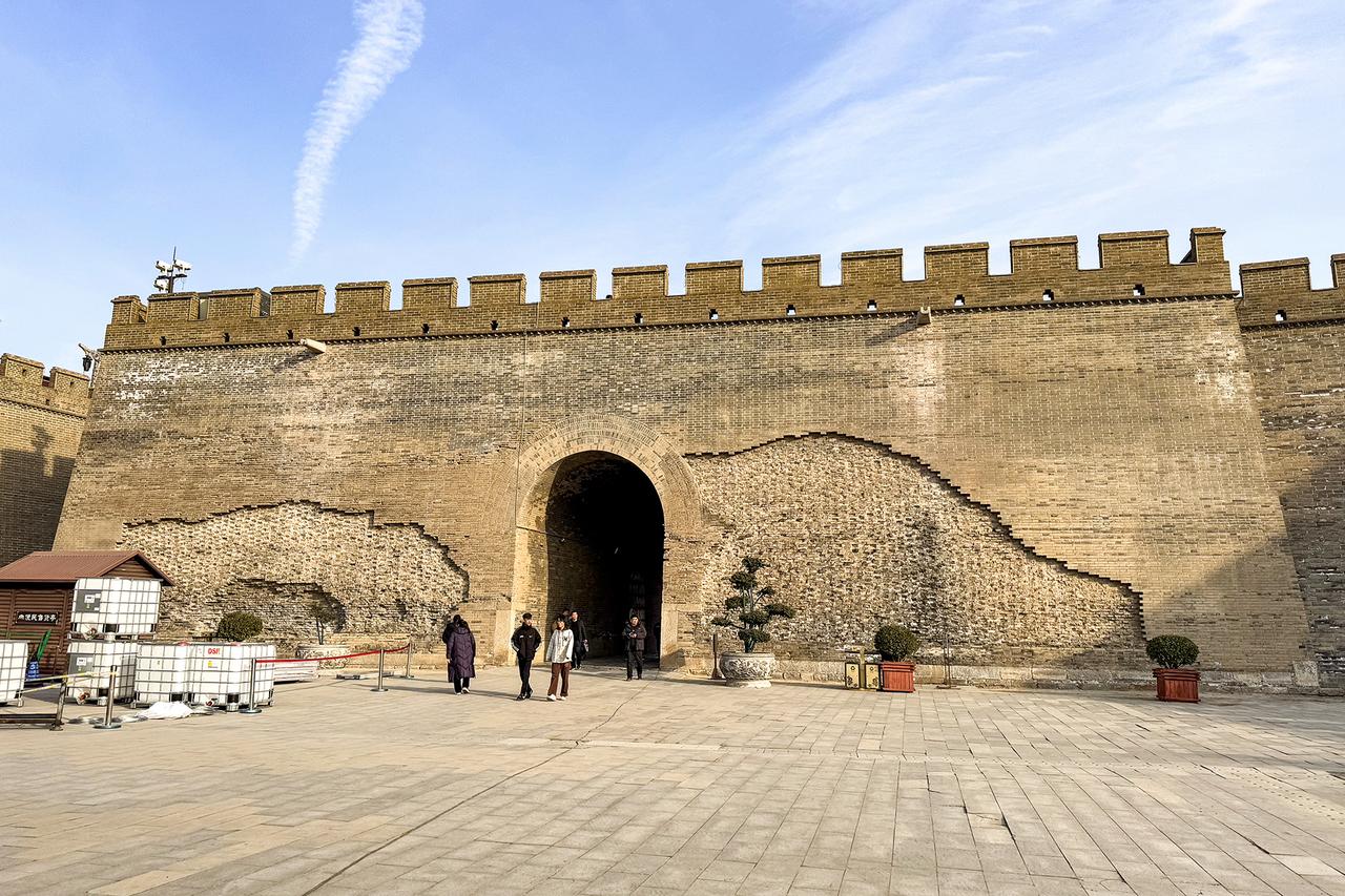 正定城墙长乐门城楼近景