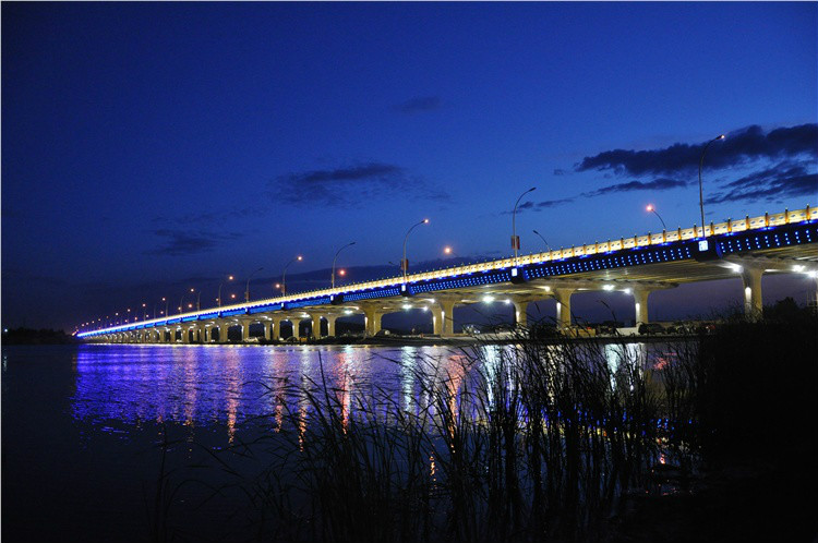 子龙大桥跨越滹沱河城区段的远景