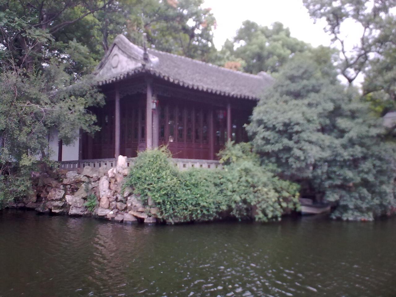 沧浪亭石亭