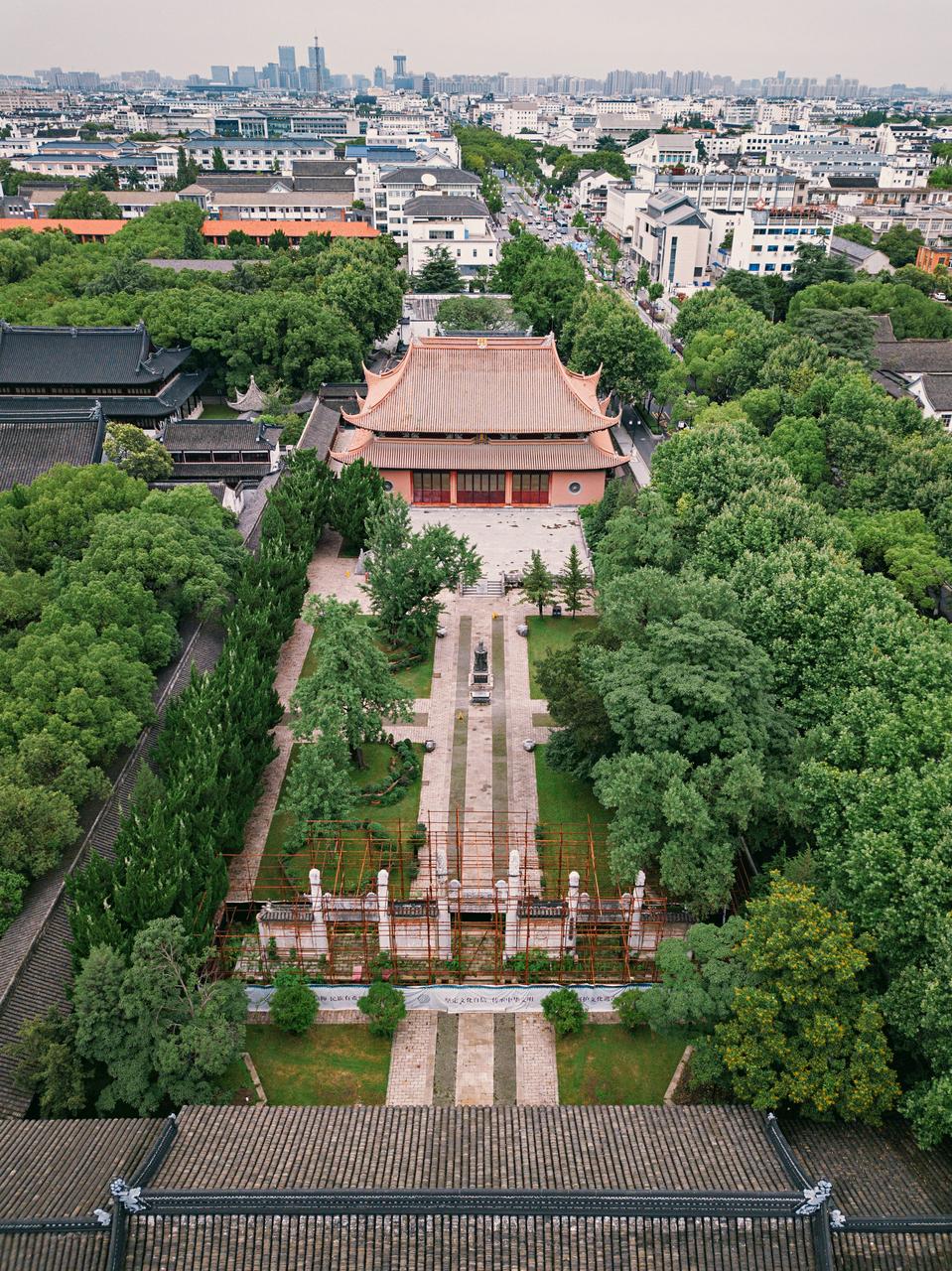 棂星门:明代六柱三门青石牌坊,文庙入口的标志