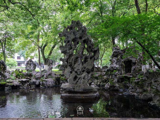 瑞云峰：太湖石奇峰的透漏之美