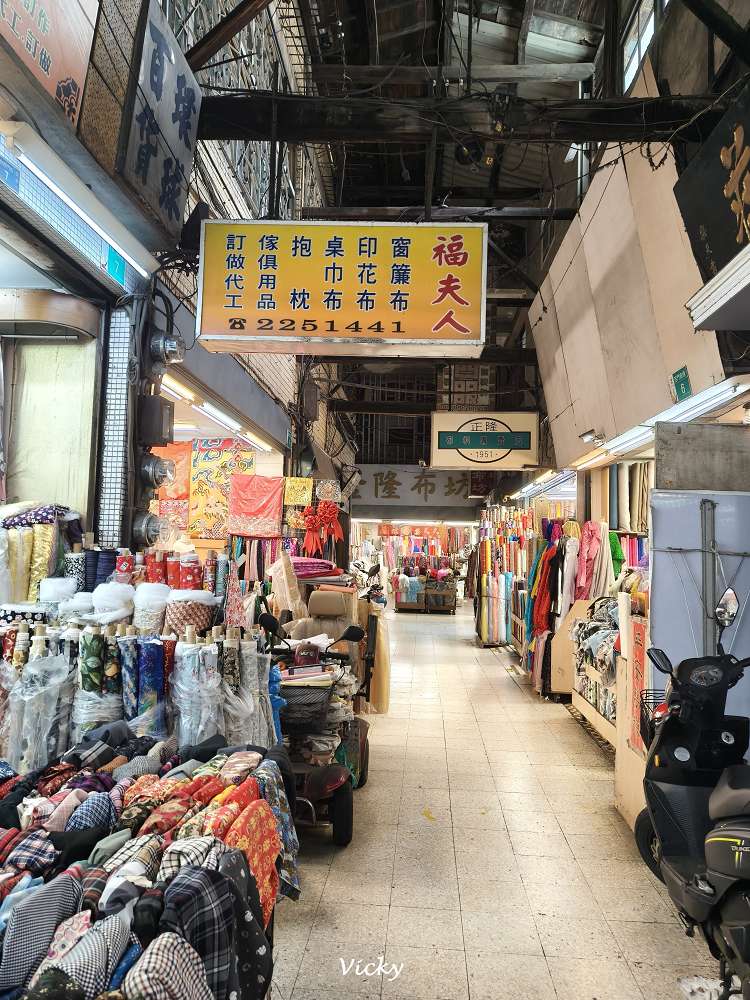西市场西门布市：布料市场一景