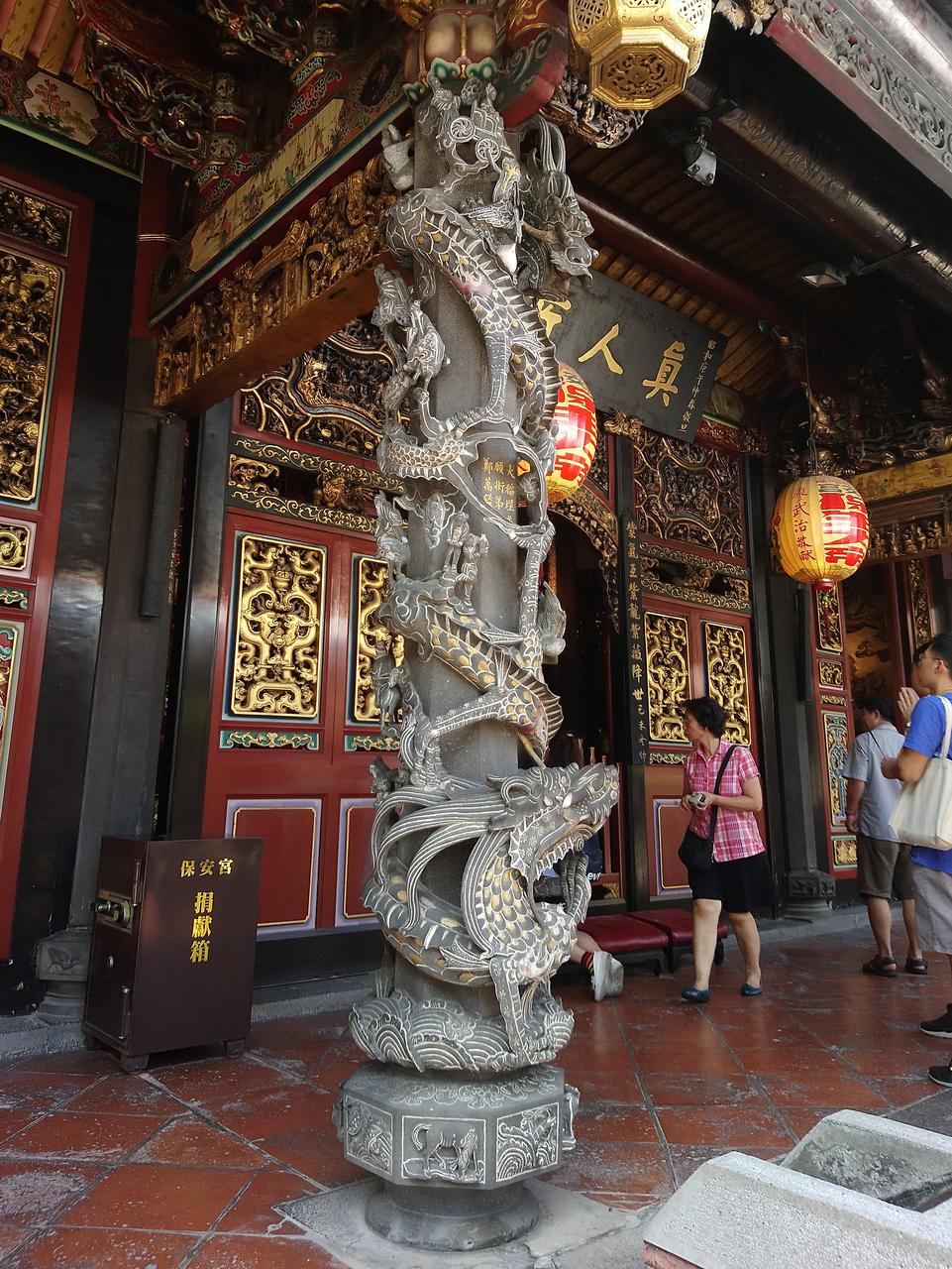 正殿龙柱特写，1804-1805年雕刻