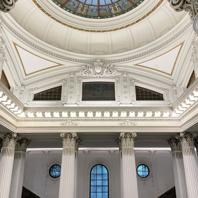 国立台湾博物馆圆顶与二二八公园