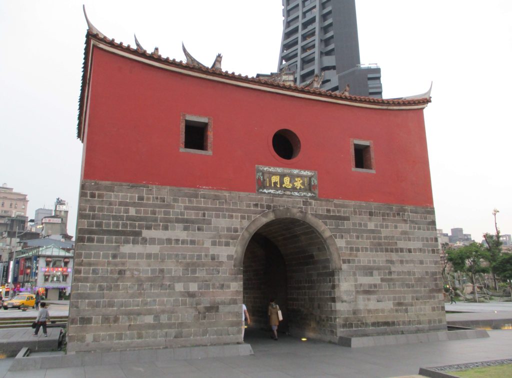 台北府城西门模型复原图,歇山重檐城楼