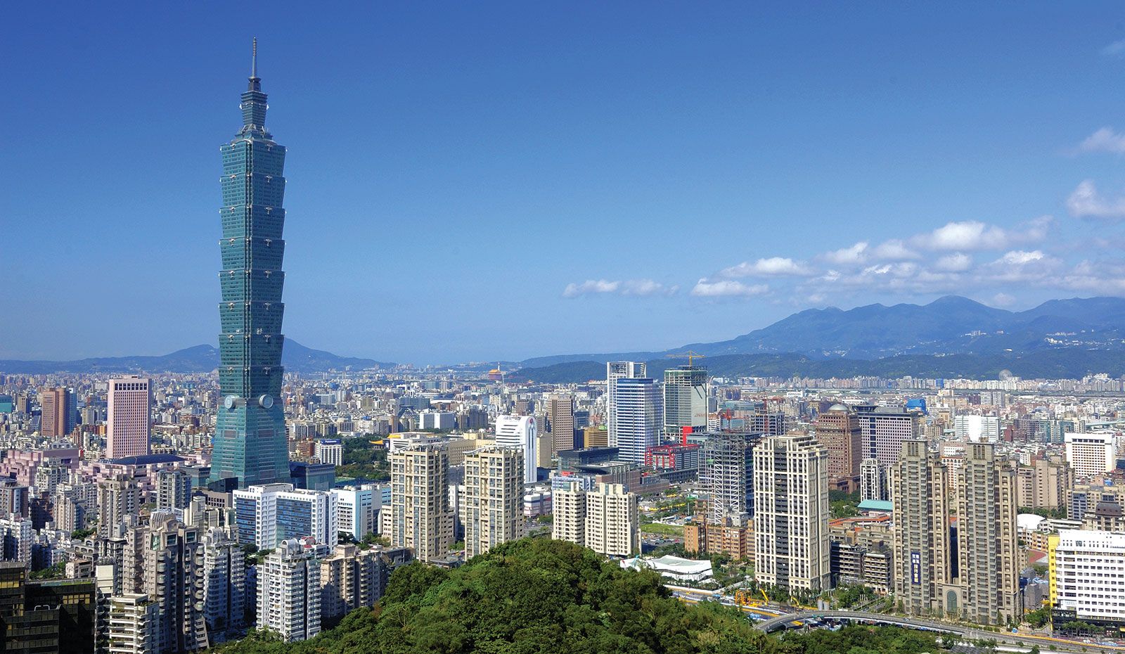 台北101远景，从象山方向眺望