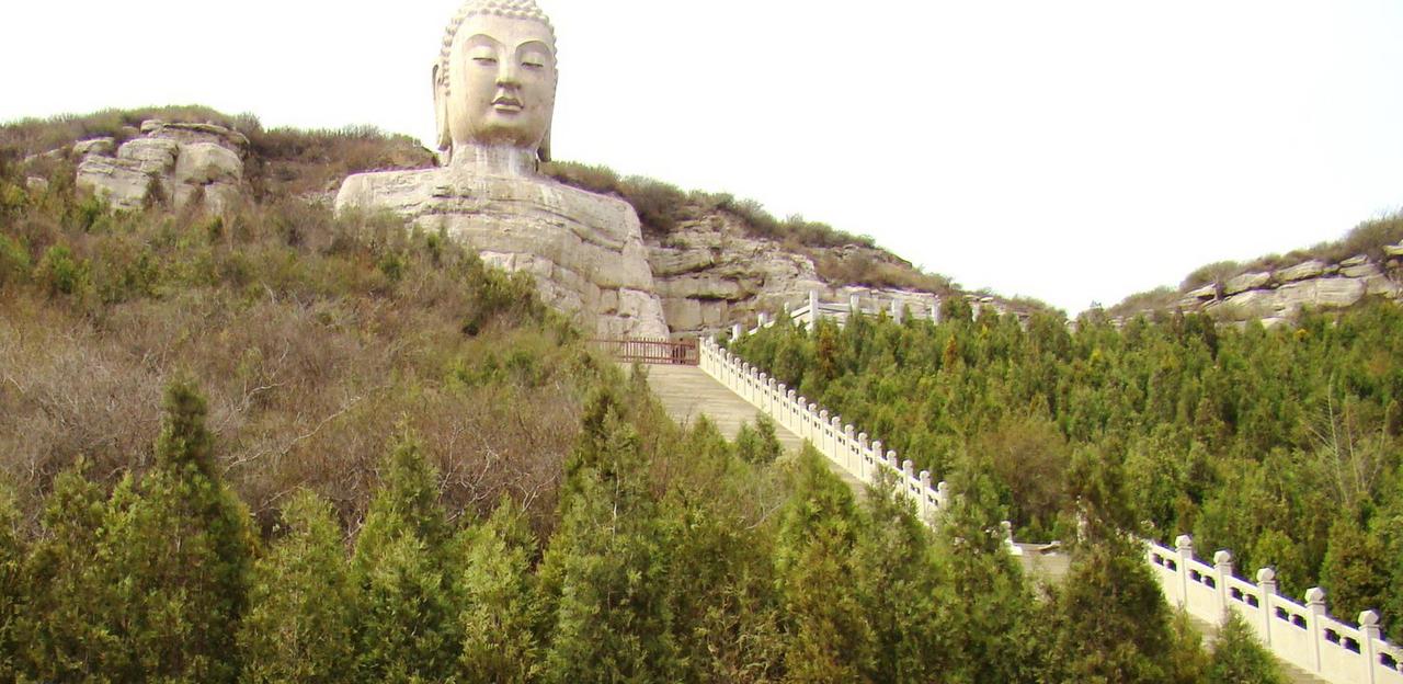 蒙山大佛全身