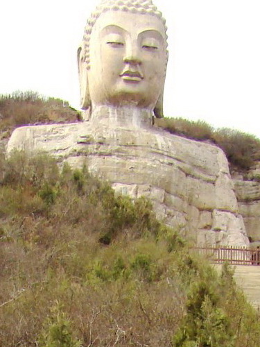 蒙山大佛佛首近照