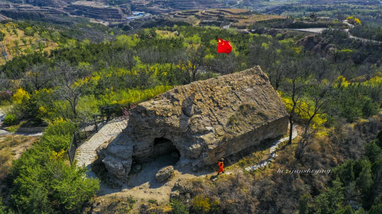 牛驼寨庙碉外观