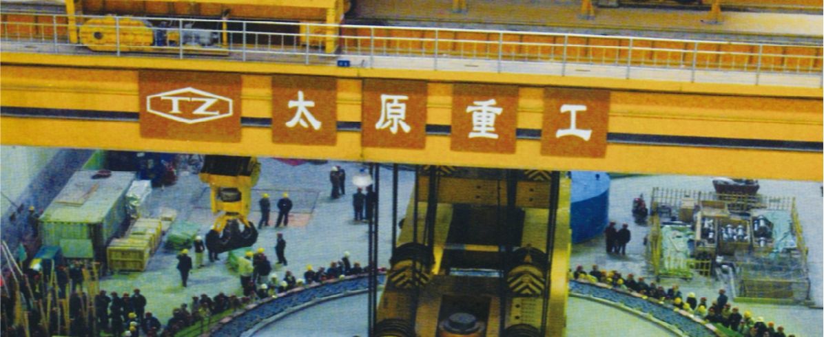 太重老厂区大门和苏联风格厂房