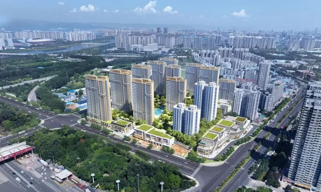 龙城大街两侧新建高层住宅