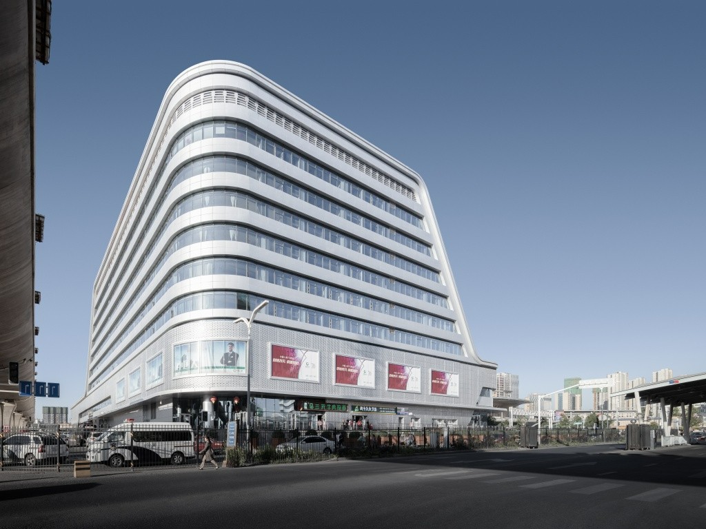 乌鲁木齐站站前广场和高铁新区沿街建筑
