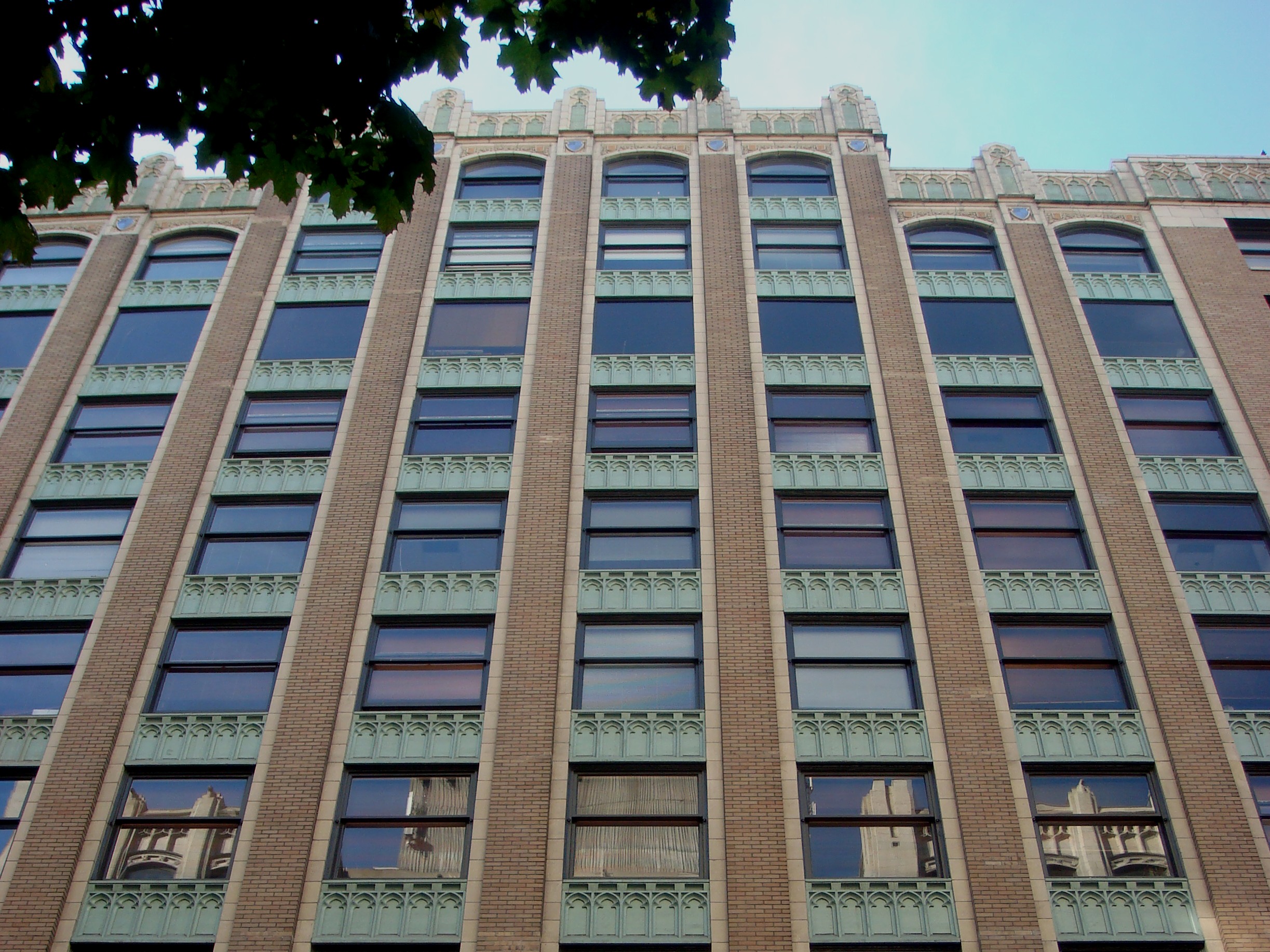 旧 Vancouver Stock Exchange 大楼外立面，475 Howe Street