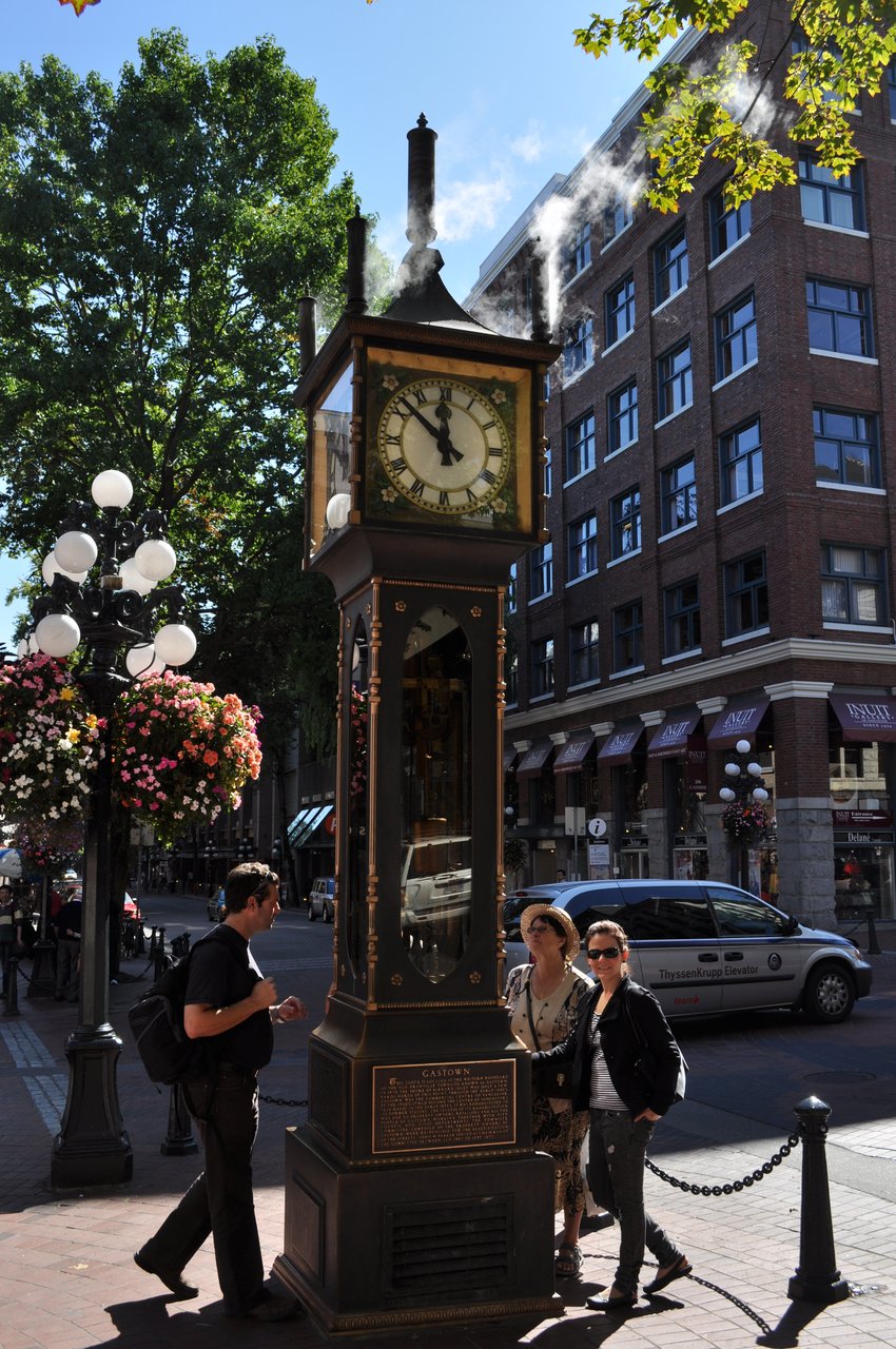 Gastown Steam Clock，1977 年由钟表师 Raymond Saunders 设计的 16 英尺铜青铜钟