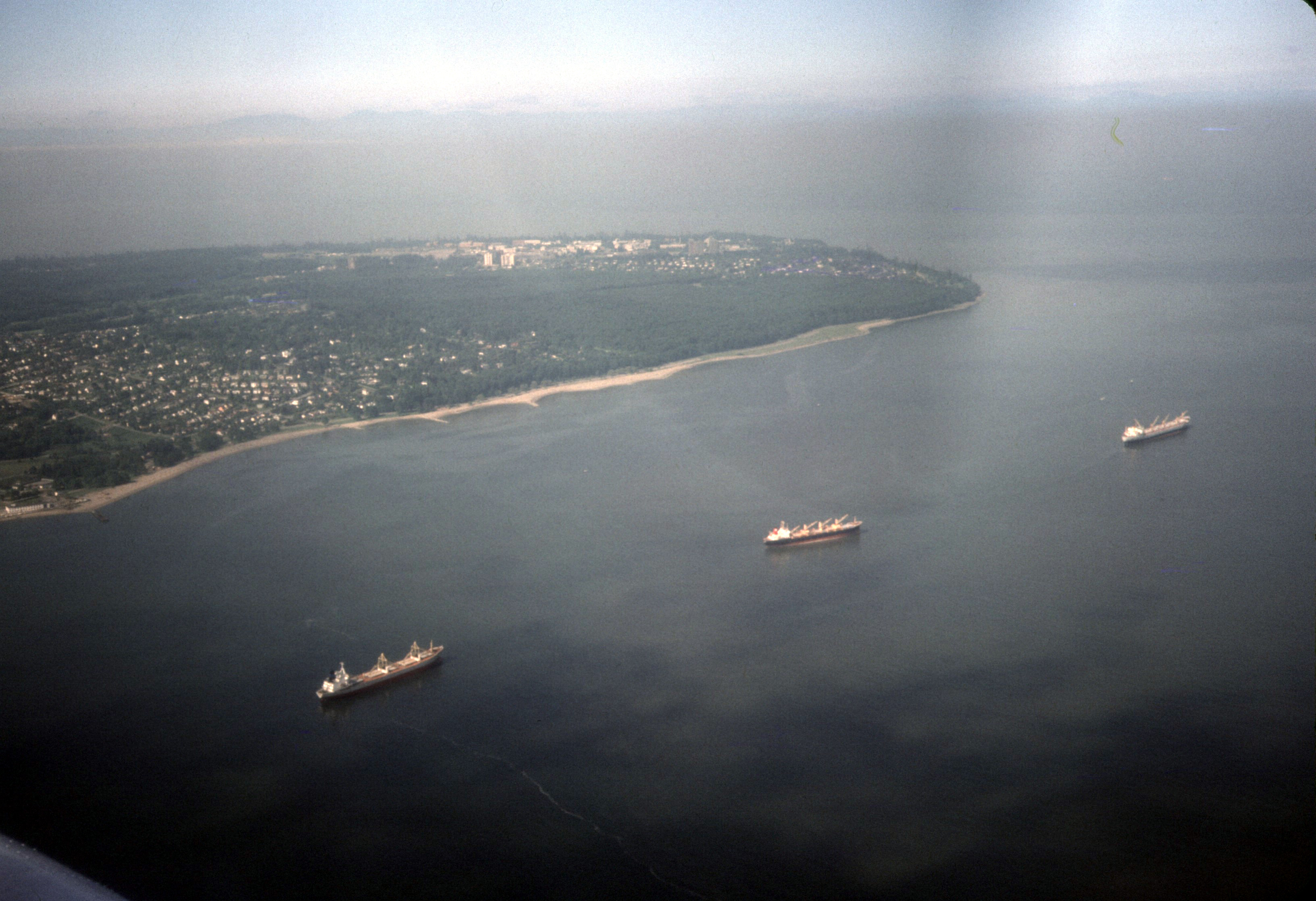 1974 年 Point Grey 地区航拍，Jericho Lands 所在区域仍为军事基地开放空间，与周边住宅区形成明显边界