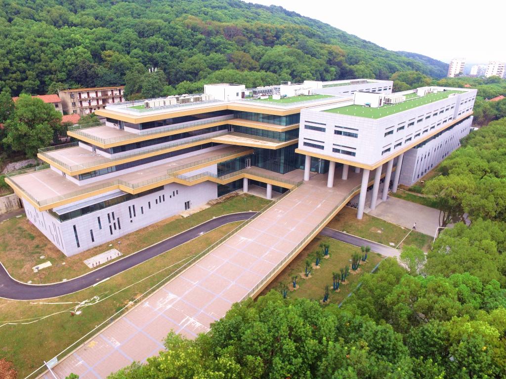 华中科技大学喻家山校区现代建筑群