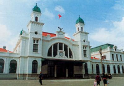 1906年的汉口大智门火车站，四座塔楼清晰可见