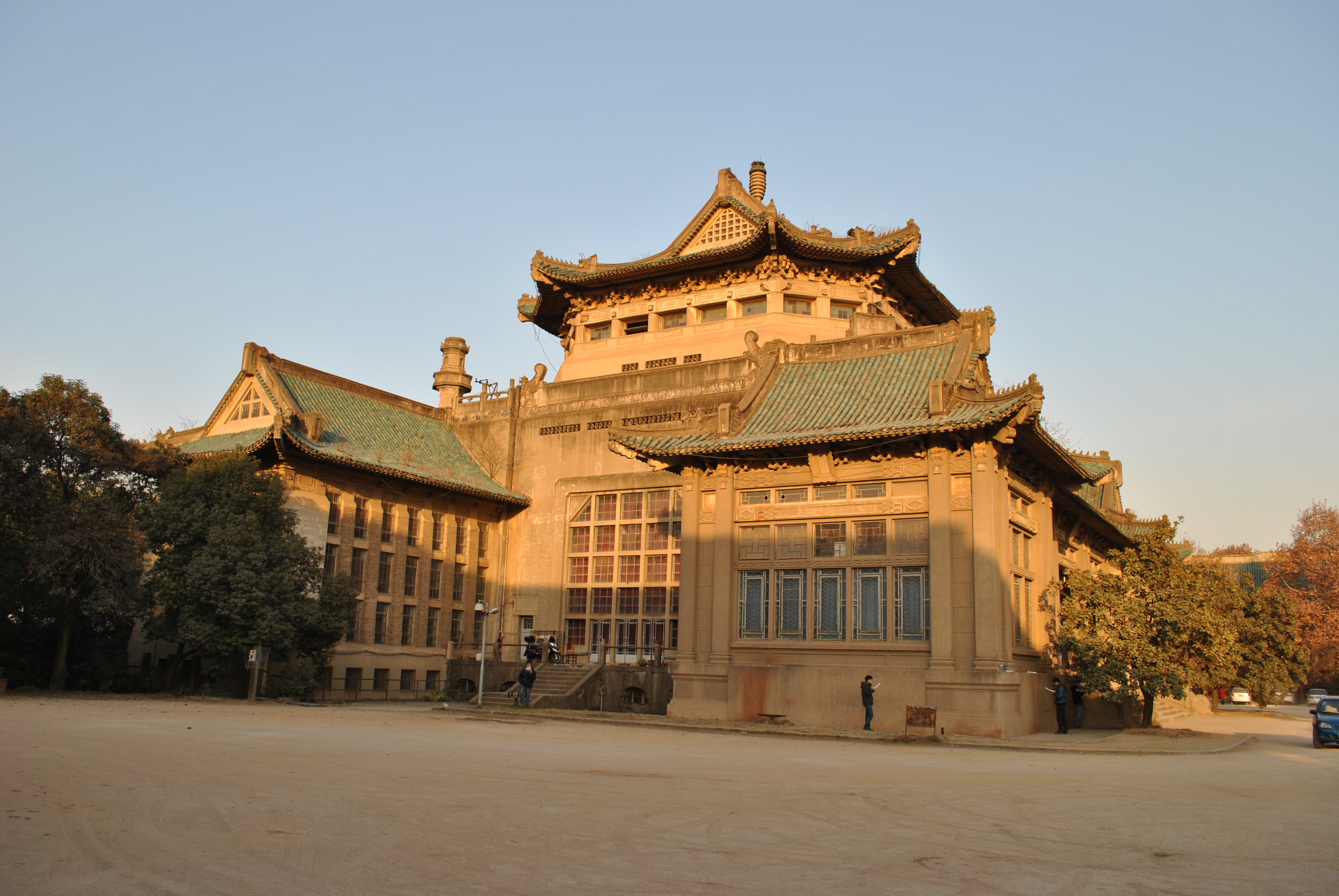 武汉大学珞珈山老图书馆外观