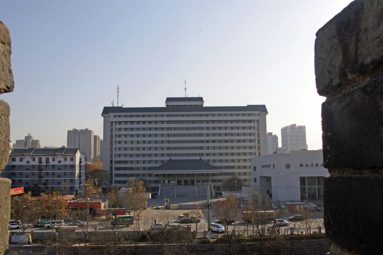 西北大学太白校区北门入口