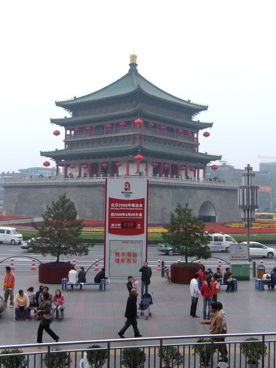 钟楼基座券洞近景
