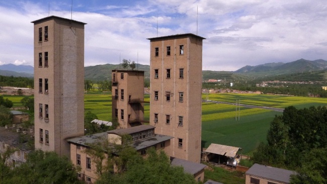 705厂红砖厂房和冷却塔