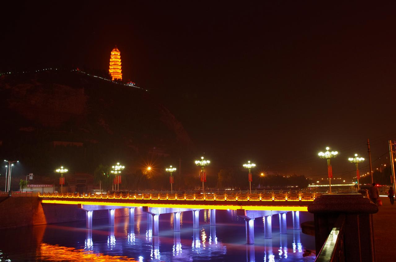 宝塔山夜景灯光