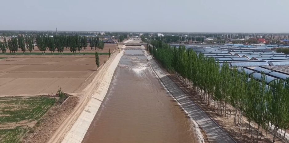 汉延渠混凝土衬砌段与节制闸