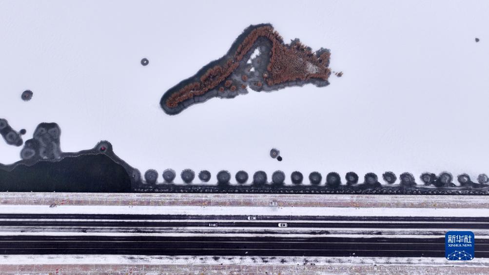 银川阅海湾中央商务区雪景