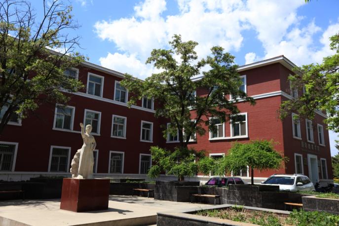 宁夏大学拐角楼，1959年建校时期的老建筑，现为国际教育学院所在地